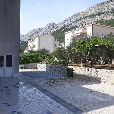 Apartments Erceg Omis Bagian luar foto