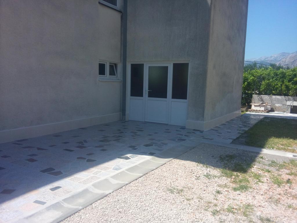 Apartments Erceg Omis Bagian luar foto